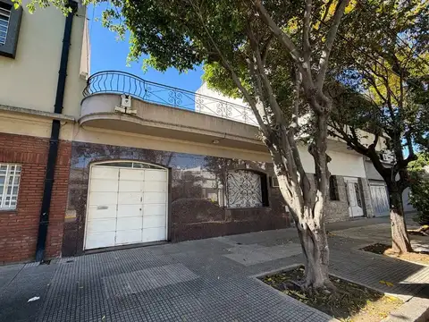 Venta - Casa 4 ambientes - Parque Avellaneda