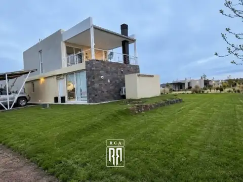 Casa en Venta - La Península - Mari Menuco