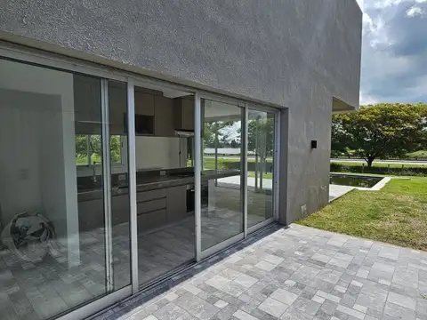 Casa 3 ambientes con 3 baños