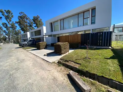 Casa en Alquiler de 3 dormitorios