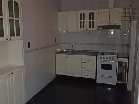 Cacique Namuncura 2000, Piso PB