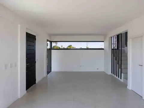 Casa 6 ambientes con 2 baños