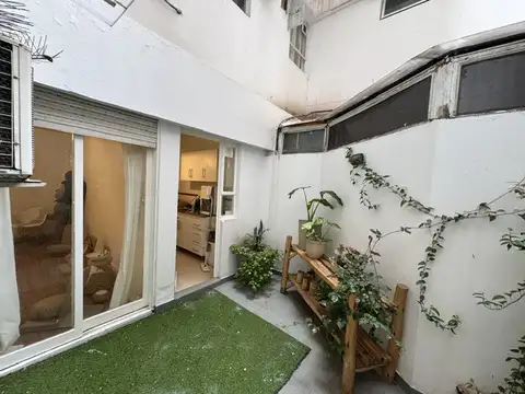 Avenida Coronel Díaz 2300, Piso 1