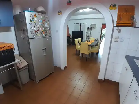 Casa en Venta con 6 cocheras