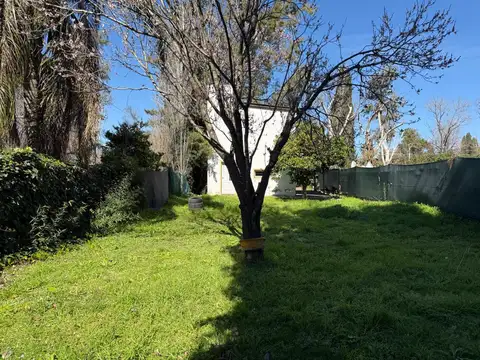 Venta casa dos dormitorios - Terreno 450 m2 - FUNES (garita 15)