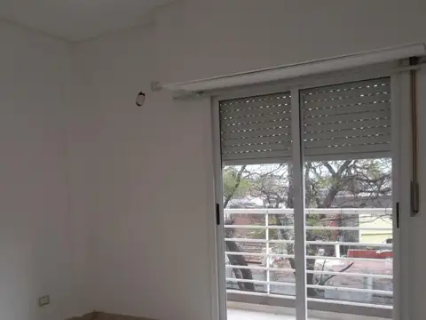 Departamento en Venta en Jose Leon Suarez, USD 65.000