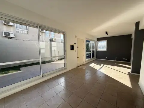 PH 3 AMBIENTES CON TERRAZA EN ALQUILER EN CASTELAR SUR