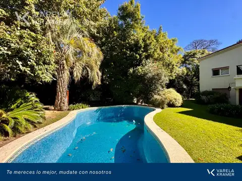 Casa en Venta con 4 cocheras