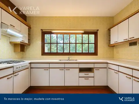 Casa en Venta con 4 cocheras