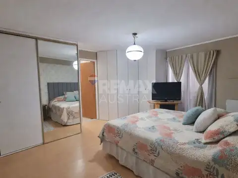 Casa 2 ambientes con 2 baños