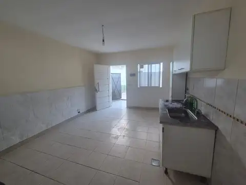 Depto Tipo Casa en Alquiler de 1 dormitorio