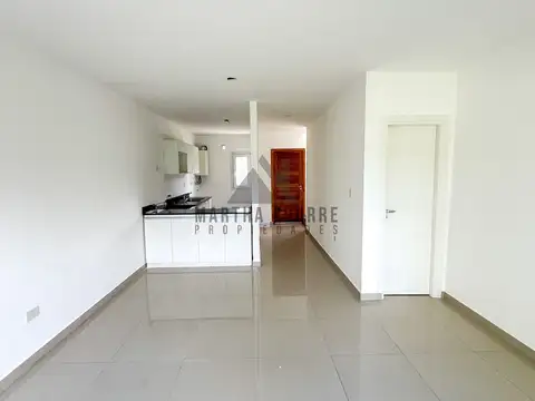 Casa en Alquiler con 1 cochera