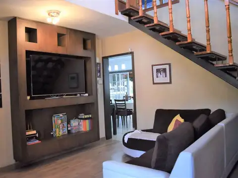 Casa 6 ambientes con 3 baños
