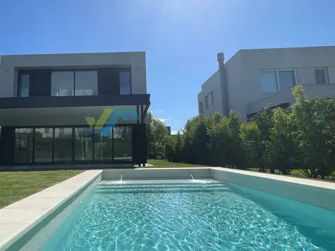 Los Castaños 200