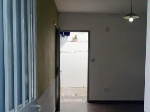 Depto Tipo Casa en Alquiler de 1 dormitorio