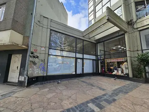 Local comercial a metros de Av. Luro