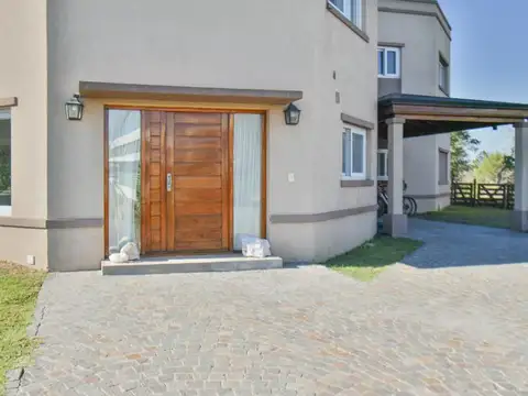 Importante casa en barrio Greenville Polo Resort