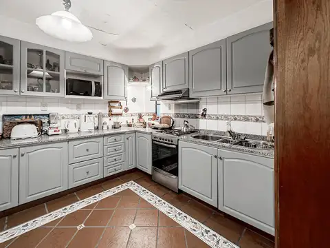 Venta Departamento de 5 ambientes con escritorio y dependencia en San Telmo