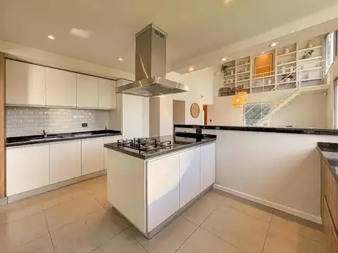 Casa en Venta con 1 cochera