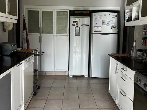 Casa en Alquiler Temporal con 1 cochera