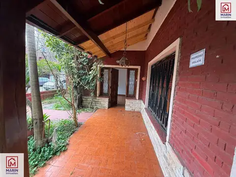 Casa 6 ambientes con 2 baños