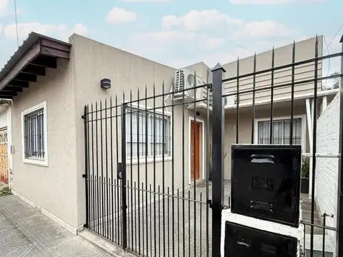 CASA 3 AMBIENTES - PARQUE SAN MARTIN