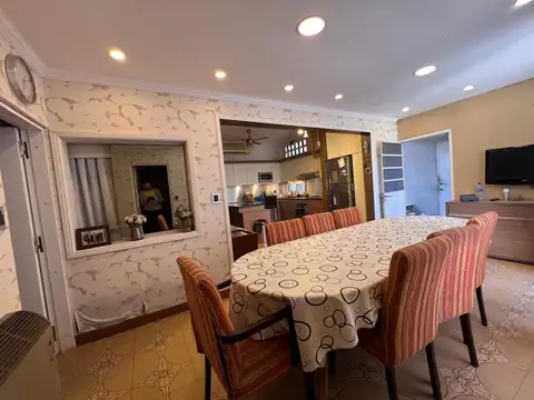 Casa 4 ambientes con 3 baños