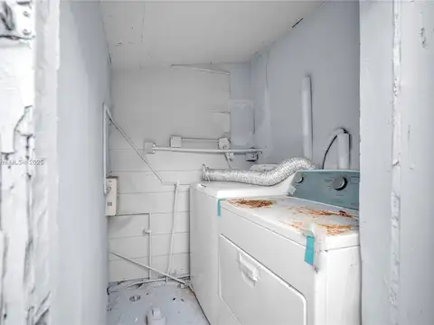 NW 34th St e/ NW 23rd Ave y NW 24th Ave