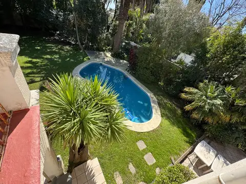 Casa 6 ambientes con 4 baños