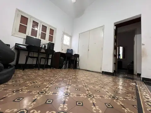 Casa 5 ambientes con 1 baño
