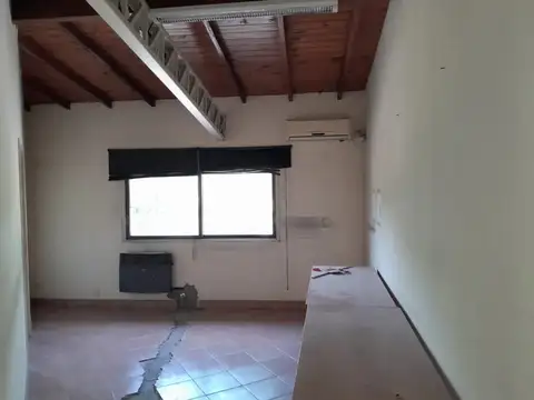 Local en Alquiler Via Púb.