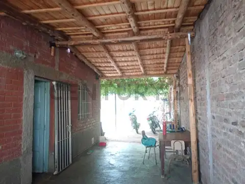 Casa 3 ambientes con 1 baño