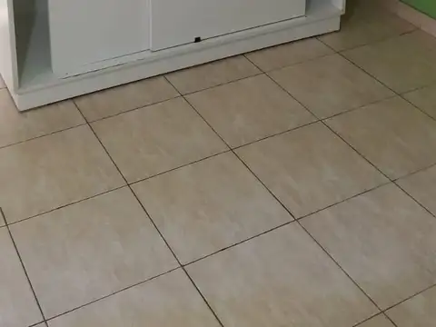 Departamento en Alquiler en Villa De Mayo, $ 300.000