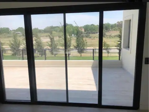 Av De Los Lagos 100