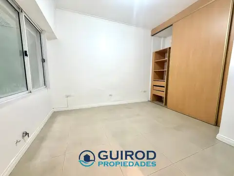 DEPARTAMENTO 2 AMBIENTES Y ESCRITORIO CON PATIO Y BAJAS EXPENSAS