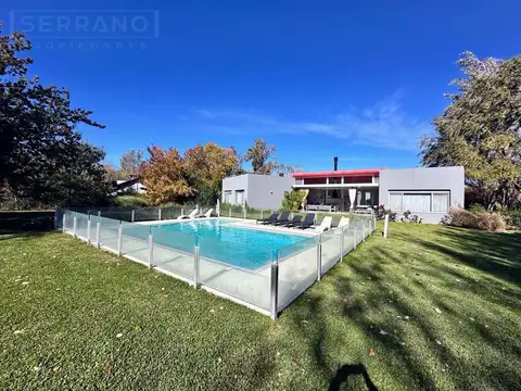 Casa Moderna en Venta desarrollada en una planta en Estancias del Pilar