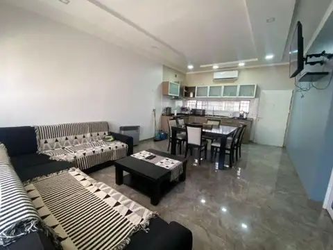 Casa 3 ambientes con 2 baños