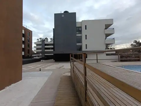 VENTA DEPARTAMENTO 1 AMB - COCHERA   HURLINGHAM