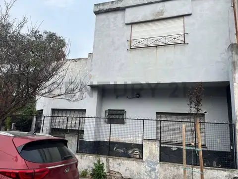 VENTA CASA 3 AMBIENTES EN MATADEROS A RECICLAR