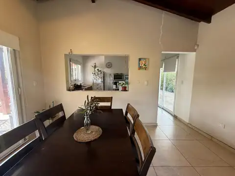 Casa 4 ambientes con 1 baño