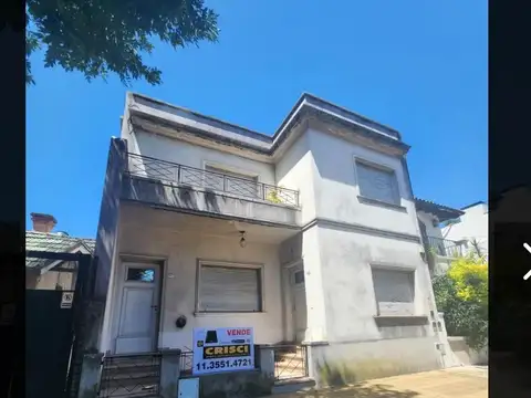 Villa Urquiza: Casa Sobre Lote de 8,66 X 25,90 con Fondo Libre de 13 m