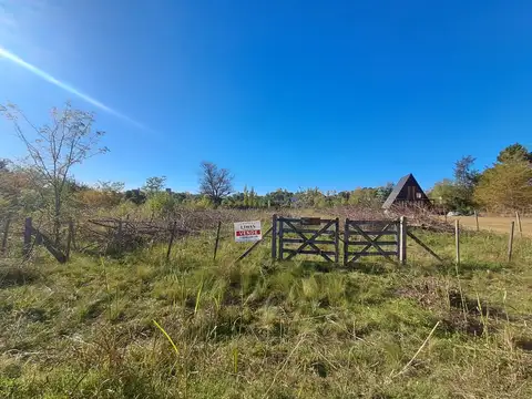 Terreno 718m2 muy buen entorno