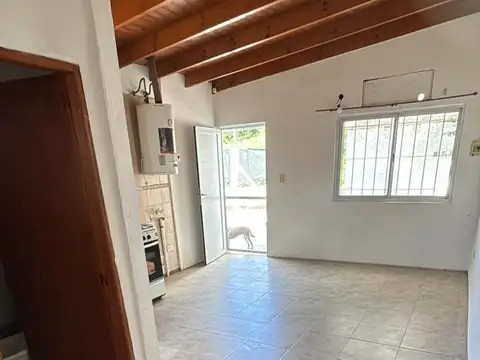 Depto Tipo Casa en Alquiler en Joaquin Gorina, $ 500.000