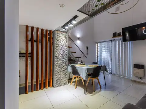 EN VENTA - PH DE 1 DORMITORIO CON COMODIN -BARRIO ARROYITO