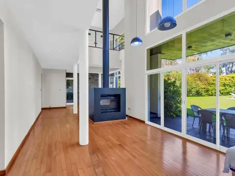 Venta Casa 5 amb. Bº Cerrado Santa Ana Fco.Alvarez