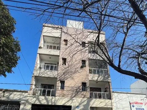 Hermoso , cómodo y funcional semipiso , con cochera semicubi