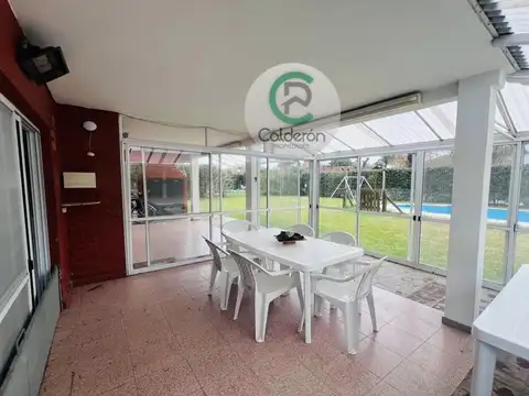 Casa en Alquiler con 4 cocheras