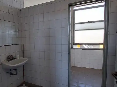 Oficina en Alquiler en Berazategui, USD 1.800