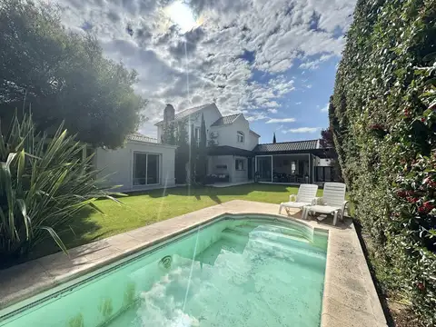 Venta casa Godoy cruz