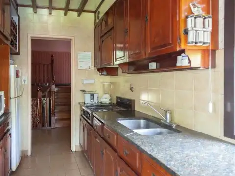 Casa 6 ambientes con 5 baños